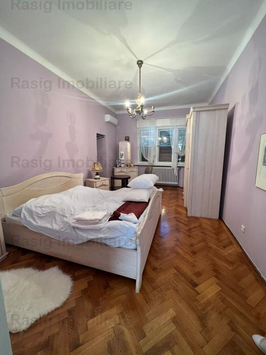 Vila interbelica exclusivista, zona ultracentrala