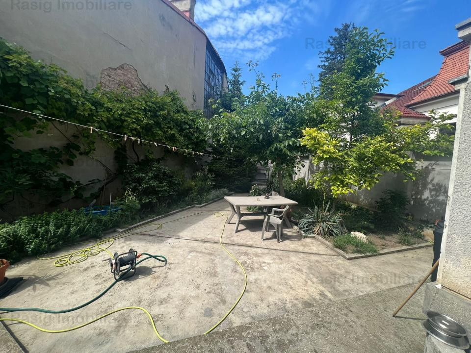 Vila interbelica exclusivista, zona ultracentrala
