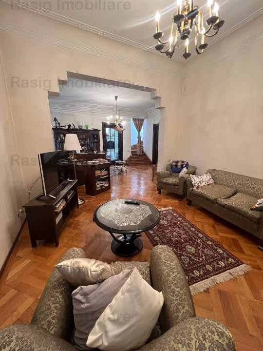 Vila interbelica exclusivista, zona ultracentrala