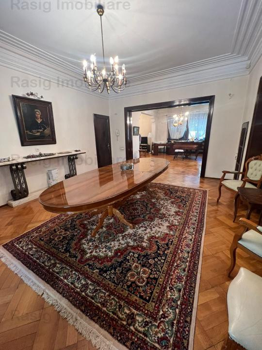Vila interbelica exclusivista, zona ultracentrala