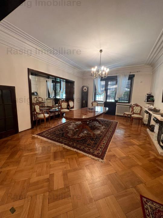 Vila interbelica exclusivista, zona ultracentrala