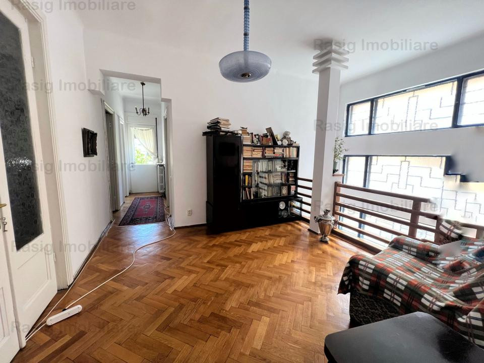 Vila interbelica exclusivista, zona ultracentrala