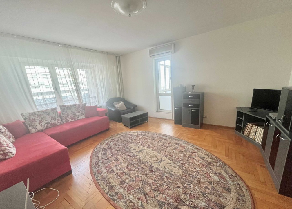 Vanzare apartament 4 camere  Piata Victoriei