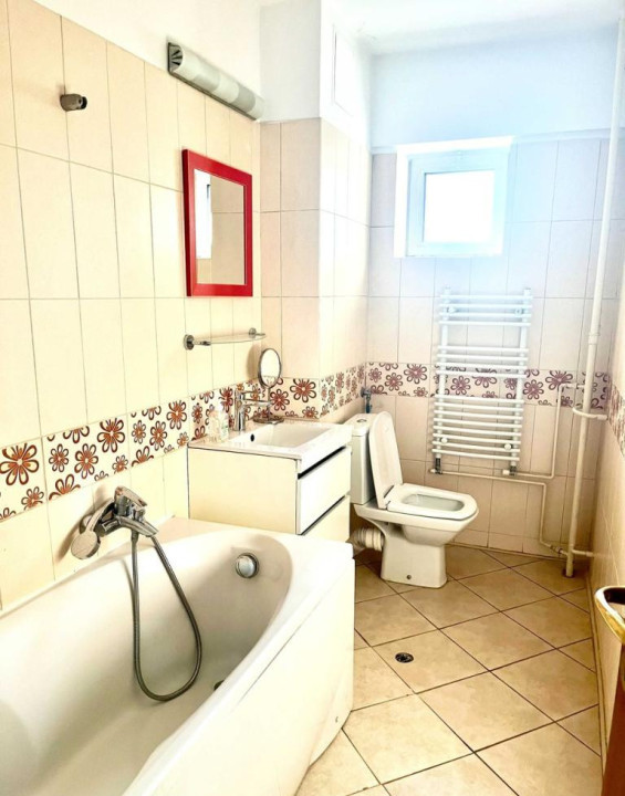 Vanzare apartament 4 camere  Piata Victoriei