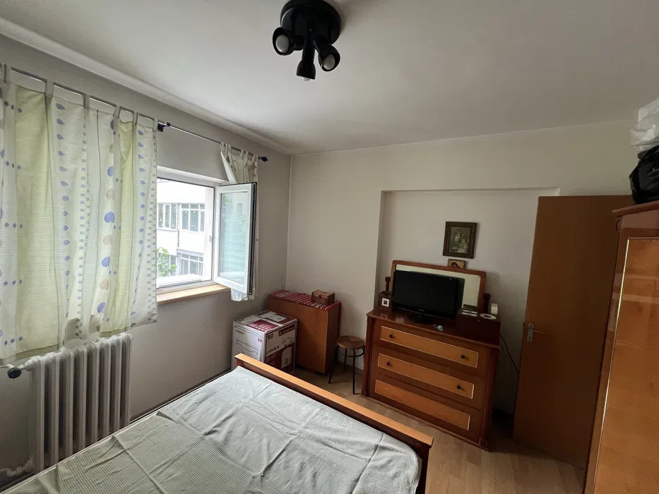 Vanzare apartament 3 camere zona Titulescu - Piata Victoriei.