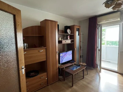 Vanzare apartament 3 camere zona Titulescu - Piata Victoriei.