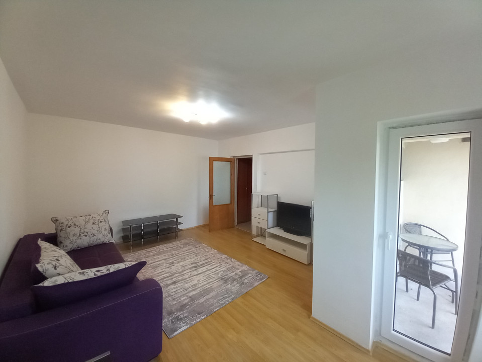 Garsoniera decomandata in bloc mixt , etaj 3, libera , Matei Basarab -central