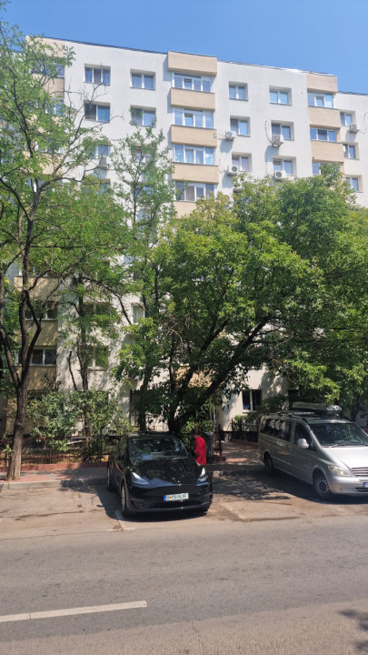 Vanzare 3 camere Dristor