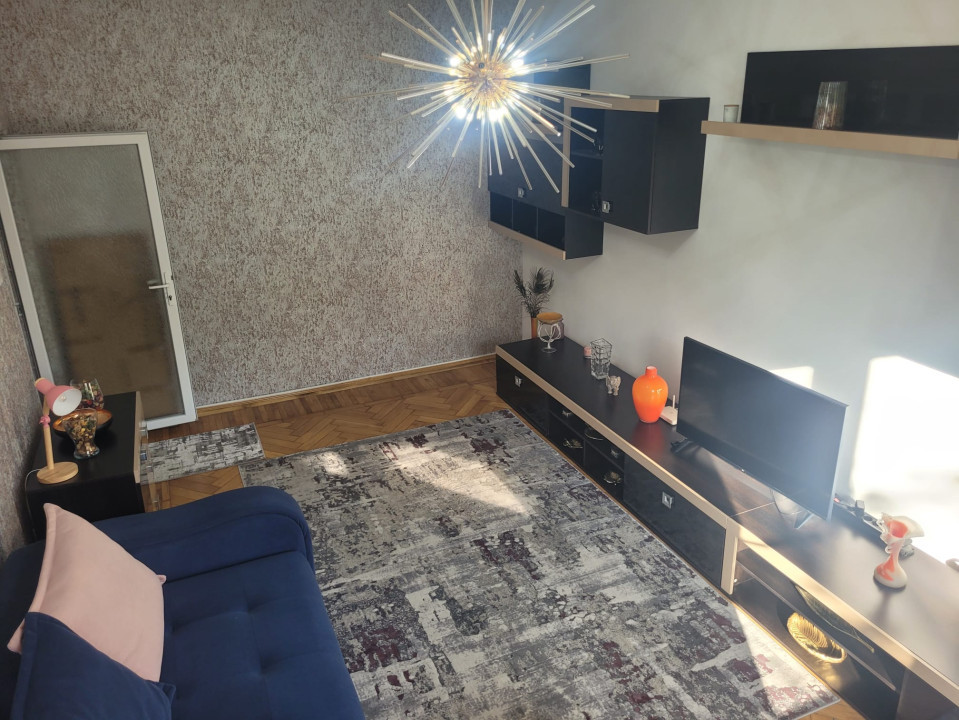 VAnzare apartament 23 camere Bucurestii Noi - Bloc Rusesc