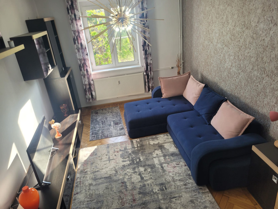 VAnzare apartament 23 camere Bucurestii Noi - Bloc Rusesc