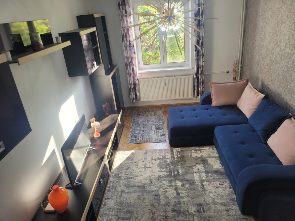 VAnzare apartament 23 camere Bucurestii Noi - Bloc Rusesc