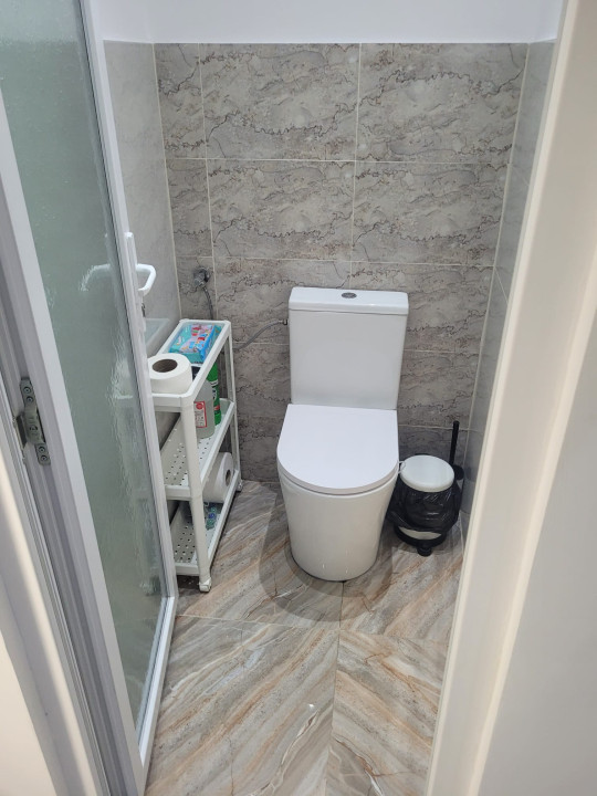 VAnzare apartament 23 camere Bucurestii Noi - Bloc Rusesc