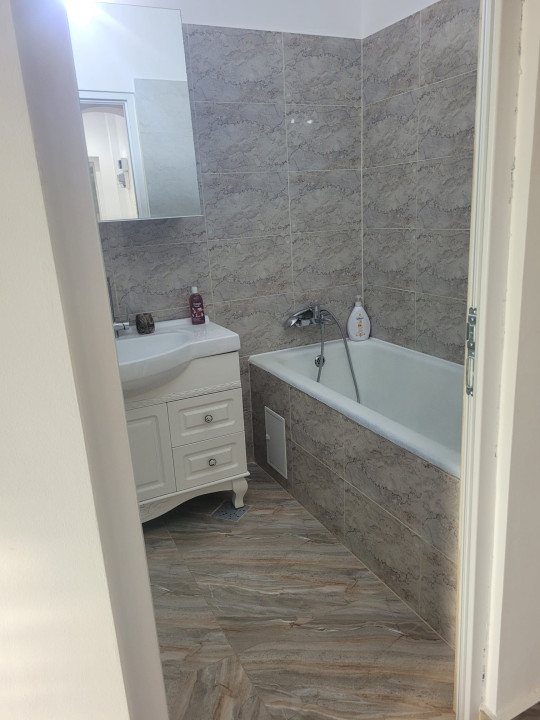 VAnzare apartament 23 camere Bucurestii Noi - Bloc Rusesc