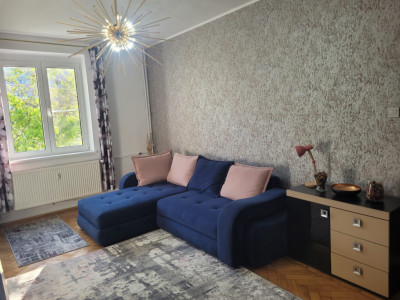 VAnzare apartament 23 camere Bucurestii Noi - Bloc Rusesc