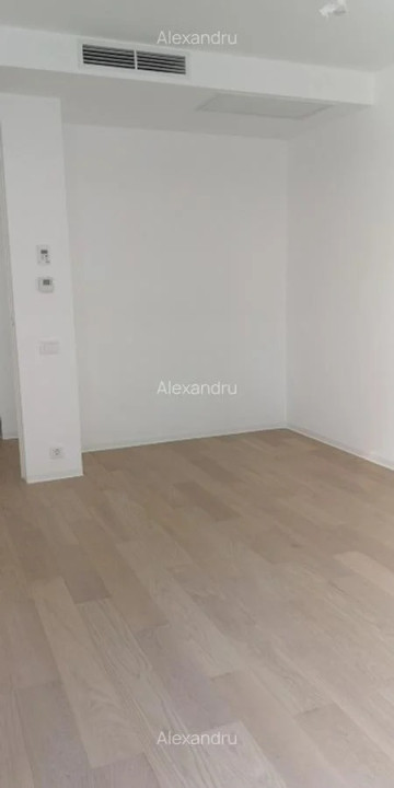 One Lake Club | Vedere Lac | Curte Interioara | Terasa 