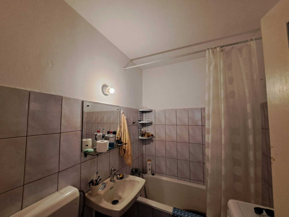 Vanzare Apartament de 2 camere, zona Chibrit