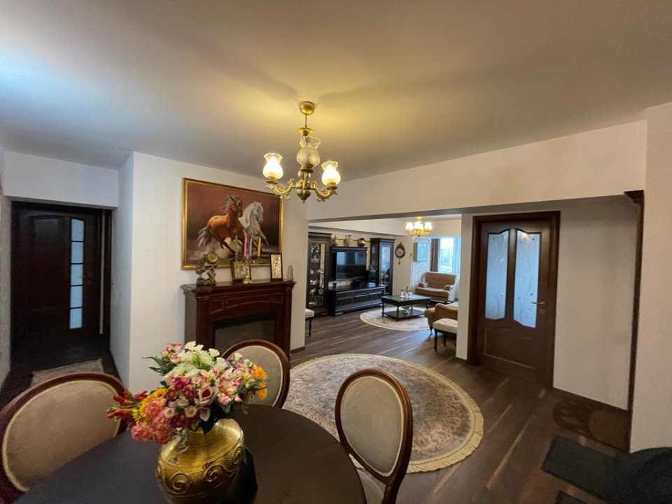 Inchiriere Apartament de 3 Camere, zona Piata Alba Iulia