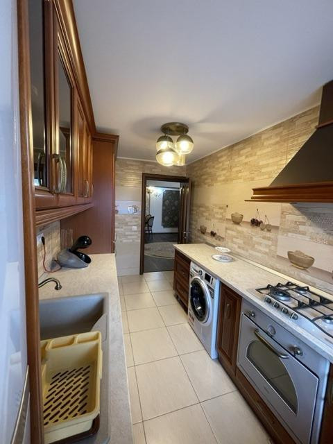 Inchiriere Apartament de 3 Camere, zona Piata Alba Iulia