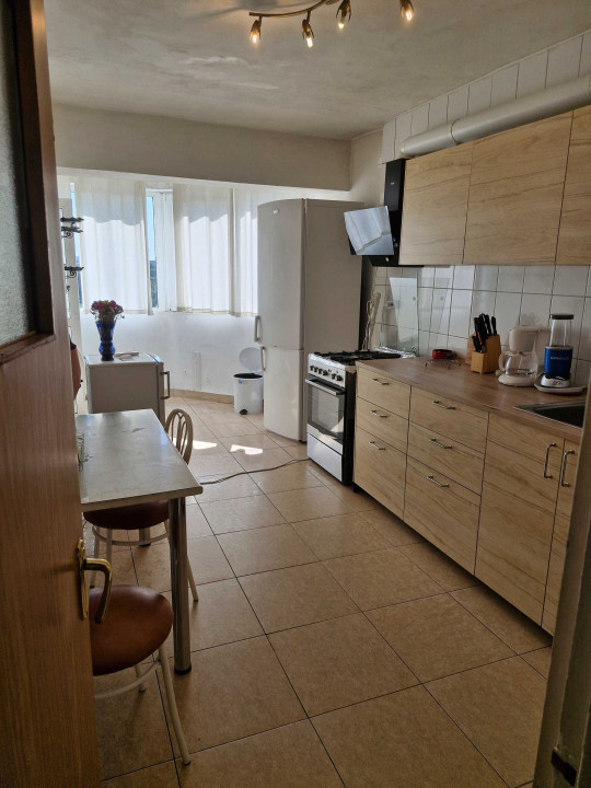 Vanzare apartament 3 camere ion Mihalache, piata 1 mai
