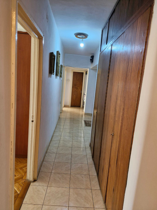 Vanzare apartament 3 camere ion Mihalache, piata 1 mai