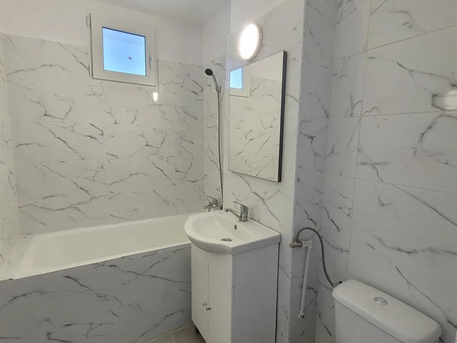 Vanzare apartament 2 camere complex Apusului