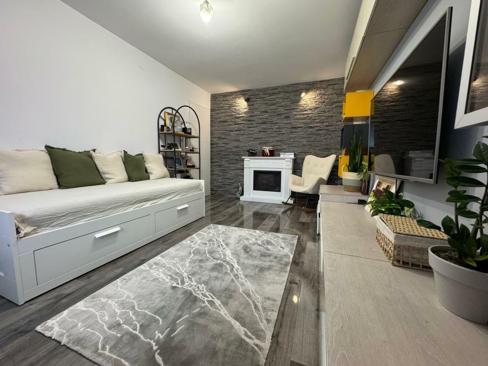 Vanzare apartament 3 camere Crangasi