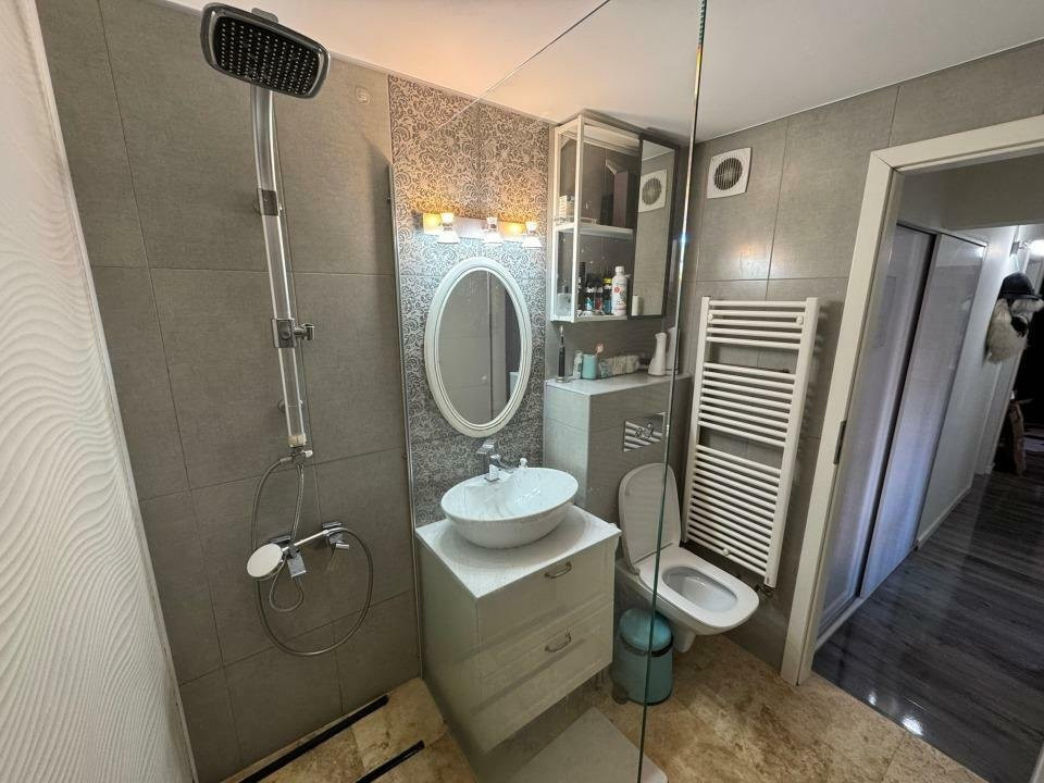 Vanzare apartament 3 camere Crangasi