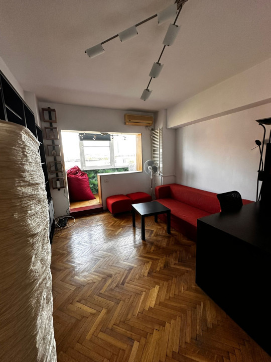 2 camere metrou Victoriei-Titulescu