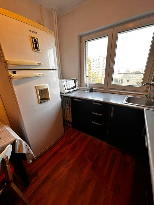 2 camere metrou Victoriei-Titulescu