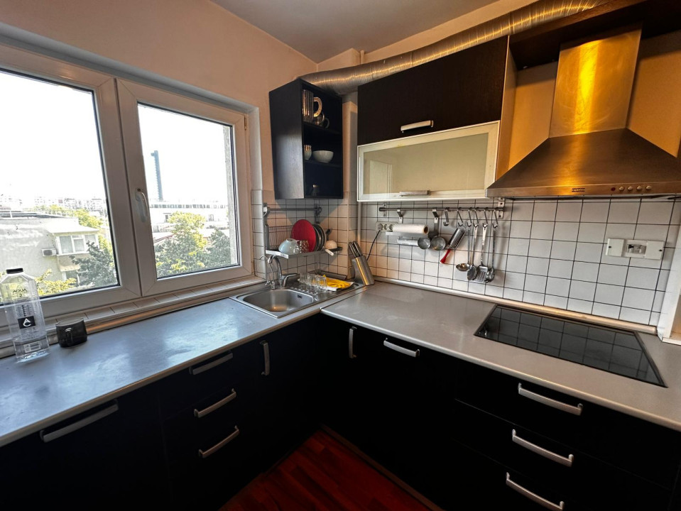 2 camere metrou Victoriei-Titulescu