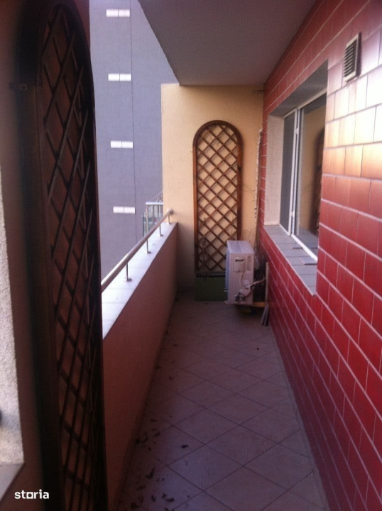 Vanzare garsoniera dubla zona Pod Constanta