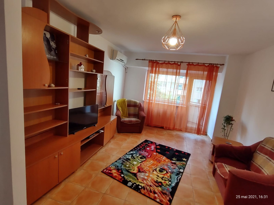 Garsonieră decomandată de închiriat – 42 mp, complet mobilată – Nerva Traian