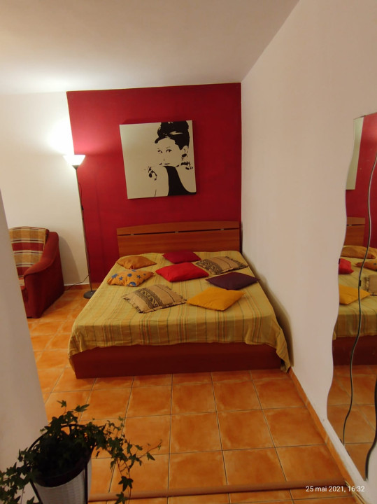 Garsonieră decomandată de închiriat – 42 mp, complet mobilată – Nerva Traian