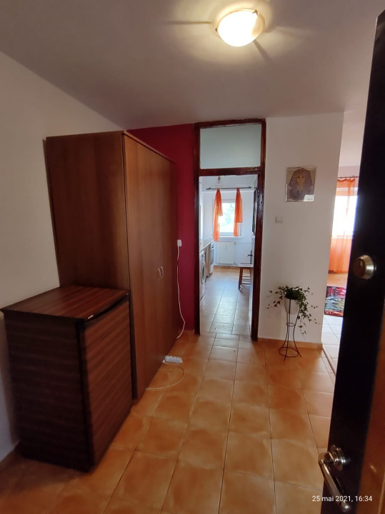 Garsonieră decomandată de închiriat – 42 mp, complet mobilată – Nerva Traian