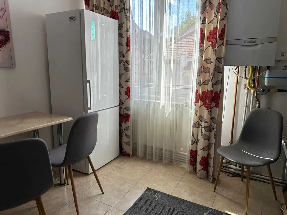Inchiriere Apartament 2 camere in Vila, zona Piața Romană 