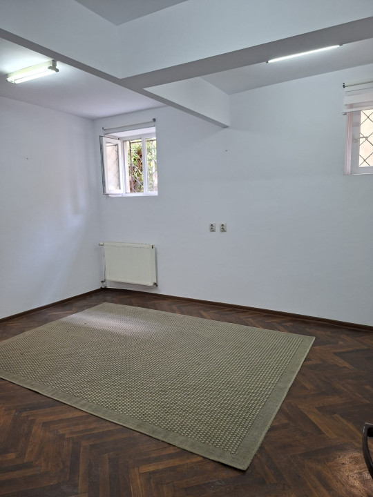 Vânzare apartament de 4 camere, zona Domenii