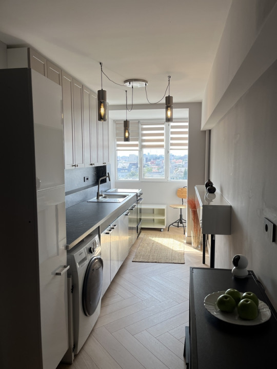 Apartament renovat de 3 camere, zona Parcul Floreasca