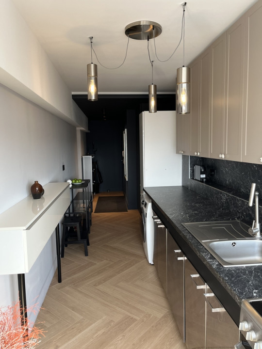 Apartament renovat de 3 camere, zona Parcul Floreasca
