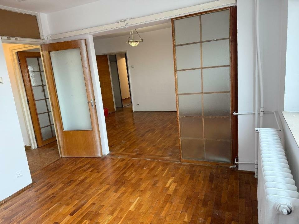 Vanzare apartament 3 camere zona Banu Manta