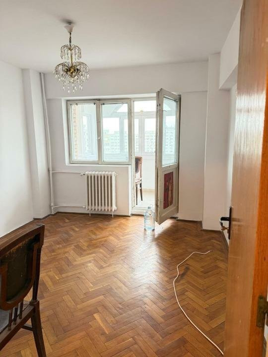 Vanzare apartament 3 camere zona Banu Manta
