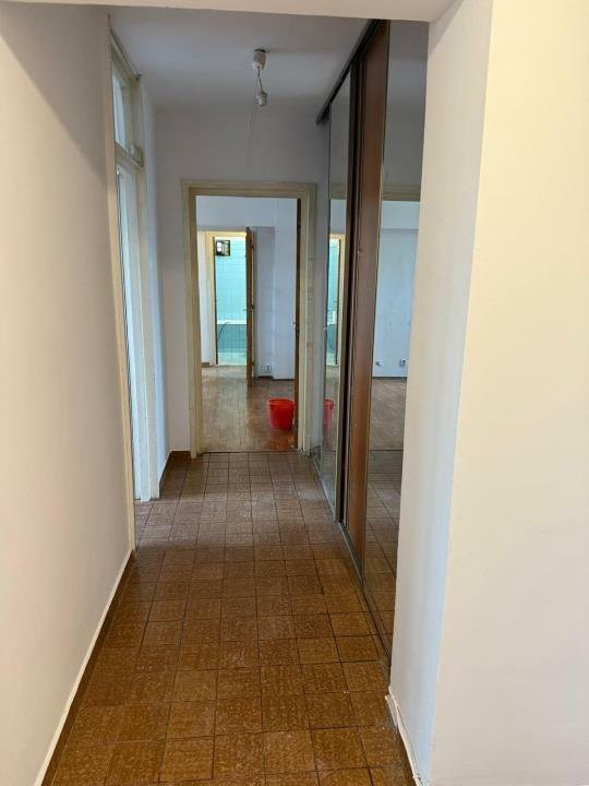 Vanzare apartament 3 camere zona Banu Manta