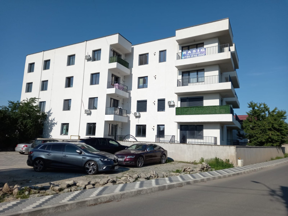 Pret redus ! Apartament tip studio , parter inalt , bloc nou , liber 