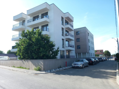 Pret redus ! Apartament tip studio , parter inalt , bloc nou , liber 