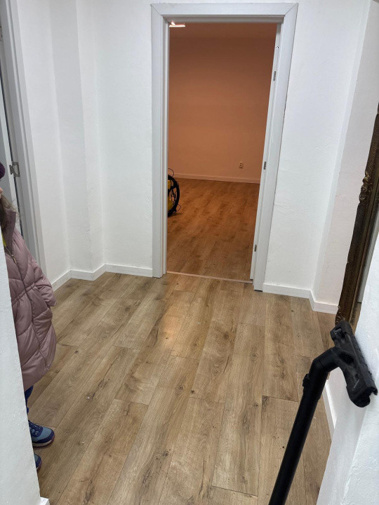 2 camere Titan Parc - Metrou