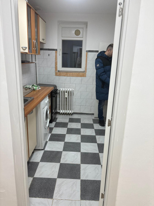 2 camere Titan Parc - Metrou