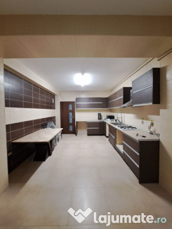 Duplex de 5 camere, zona Bucurestii Noi