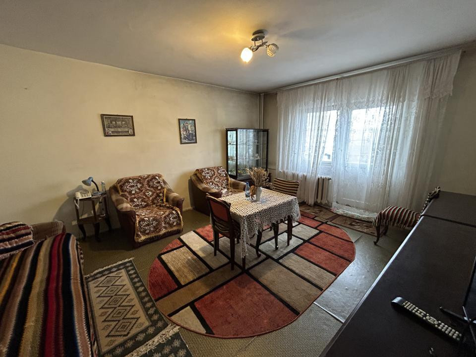 Vanzare apartament 2 camere Militari - Uverturii