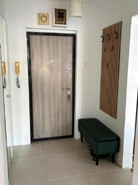 Vanzare apartament 2 camere Militari Lujerului