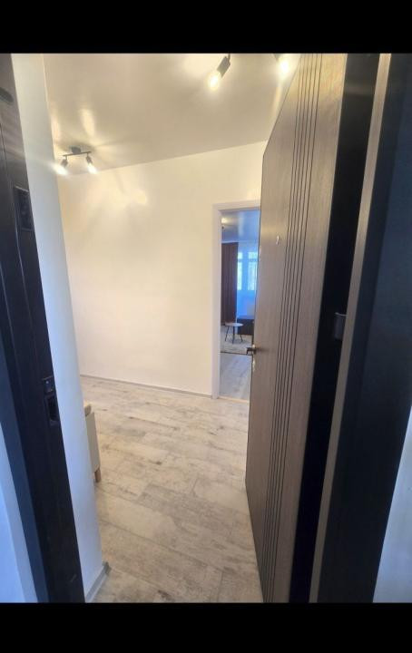 Vanzare apartament 2 camere Drumul Taberei - Parc Moghioros