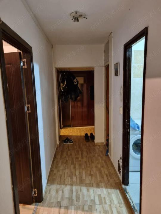 Vanzare vapartament 2 camere zona Moghioros - Parc